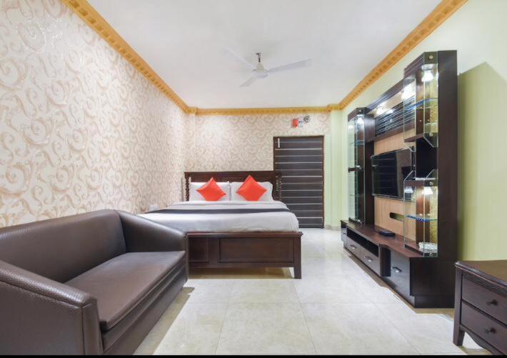 Calcutta Queen Exterior foto